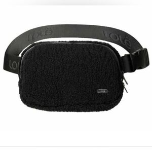 Lolë Sherpa Belt Bag